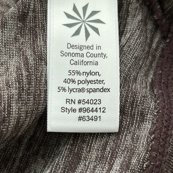 NWT new Athleta Odyssey Women's Pullover Top Dark Razzleberry Athletic Workout L - Picture 9 of 9